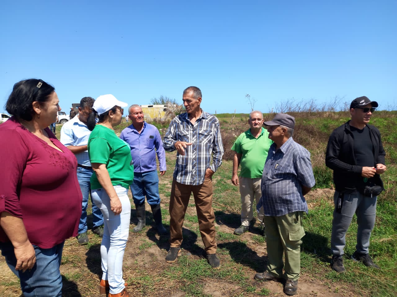 Recorre gobernadora villaclareña polo arrocero de Corralillo