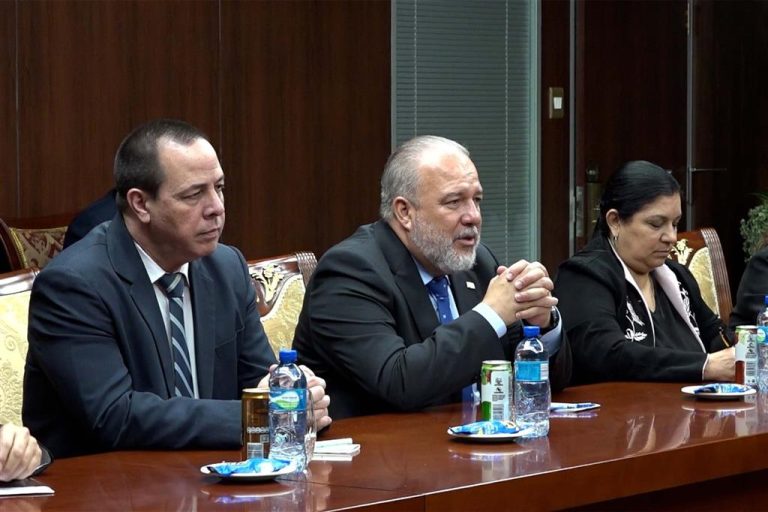 Primer ministro, Manuel Marrero Cruz, sostiene encuentros en Namibia