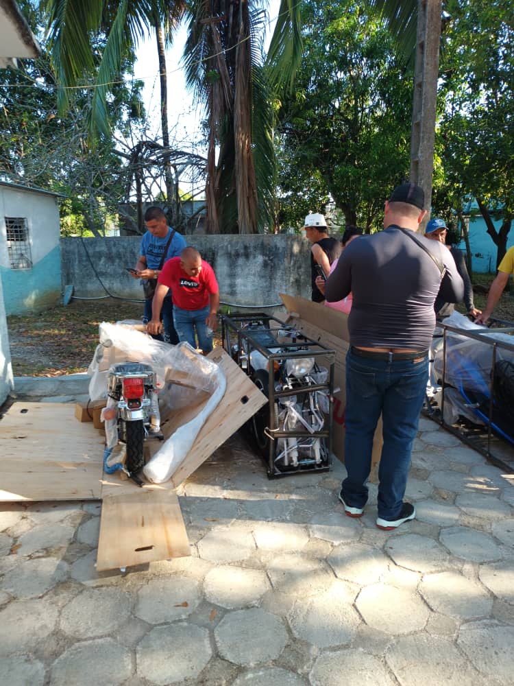 Consolida Correos en Villa Clara servicio de entrega de motos importadas