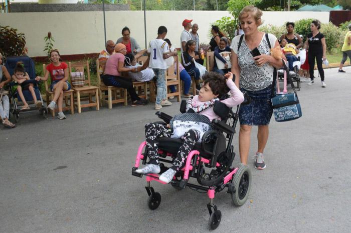  El servicio de cuidados a hijos con discapacidad severa e irreversible es reconocido como un trabajo. Foto: ACN 