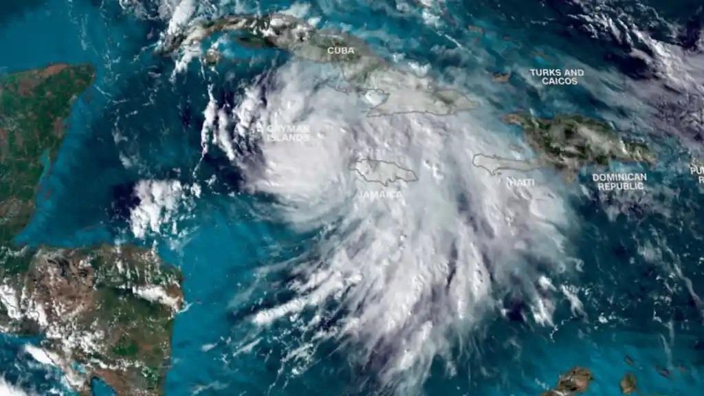 Meteorólogos giran su mirada hacia venidera temporada ciclónica 2025