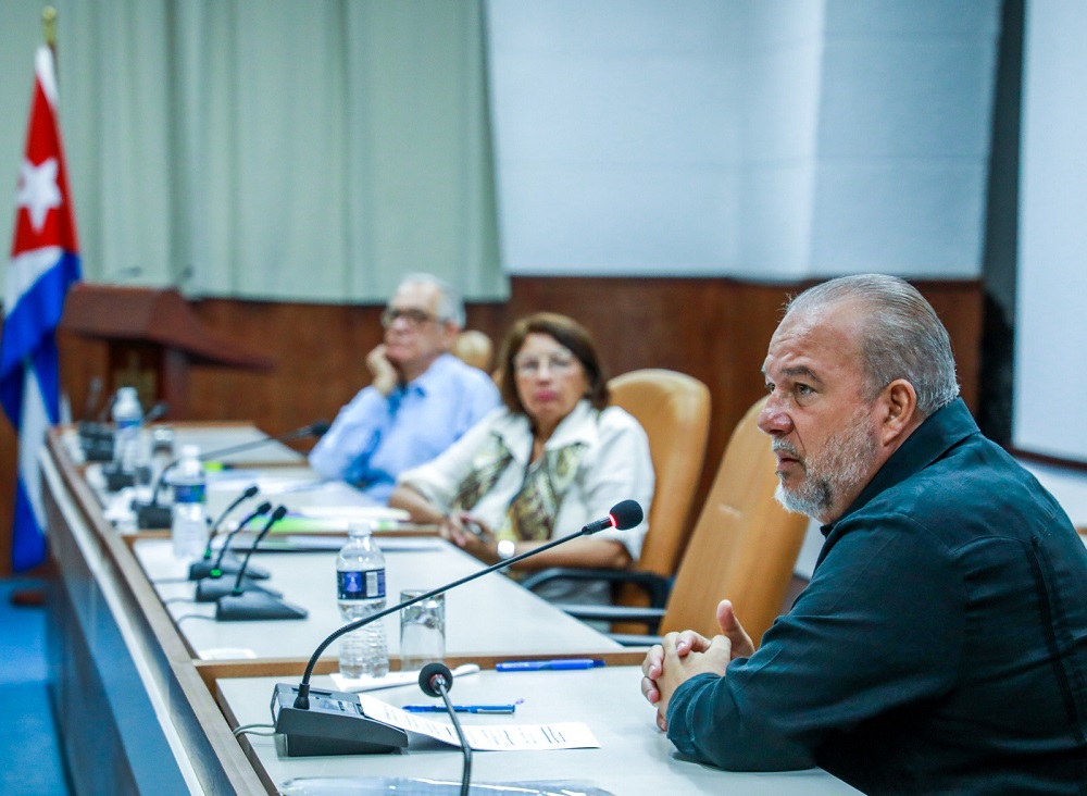 Saber escuchar y sensibilidad, palabras claves en la atención a la población