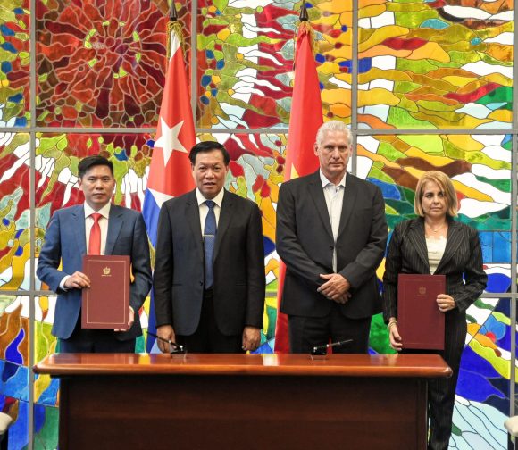Constituyen Cuba y Vietnam empresa mixta para el desarrollo biofarmacéutico