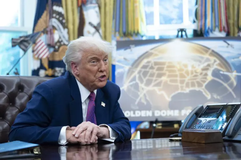 ¿De qué se trata el sistema antimisiles «Cúpula Dorada» anunciado por Trump?