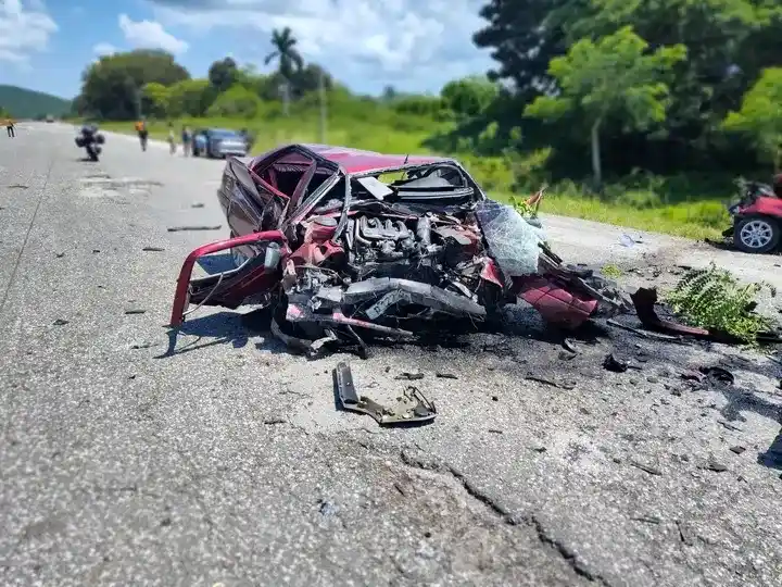 Ascienden a cinco los fallecidos en accidente de tránsito en la Autopista Nacional en Santa Clara 