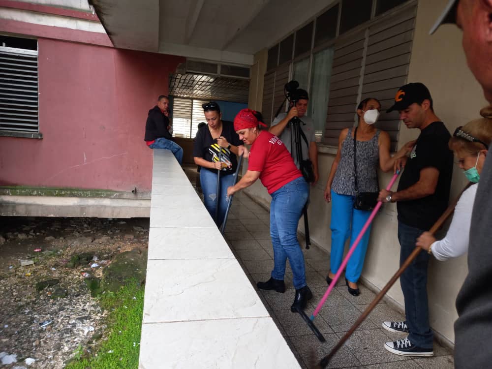 Amplia jornada de higienización en Hospital Provincial "Arnaldo Milián Castro"