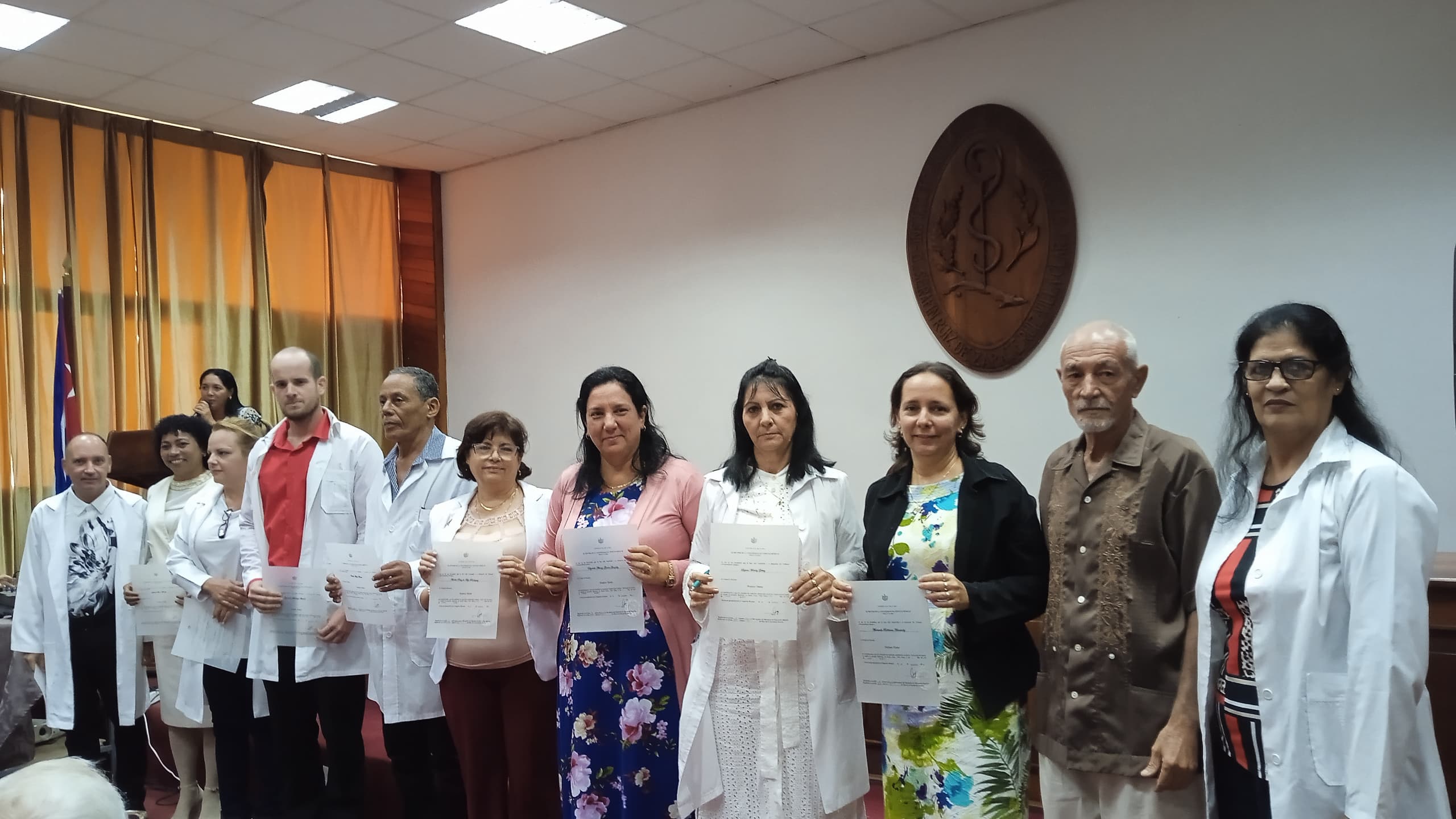 Reconocen a profesionales de las Ciencias Médicas en Villa Clara en aniversario 59 de la institución 