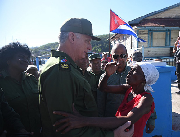 Díaz-Canel en Santiago de Cuba: Homenaje a los héroes fundadores de la Patria y chequeo de tareas recuperativas