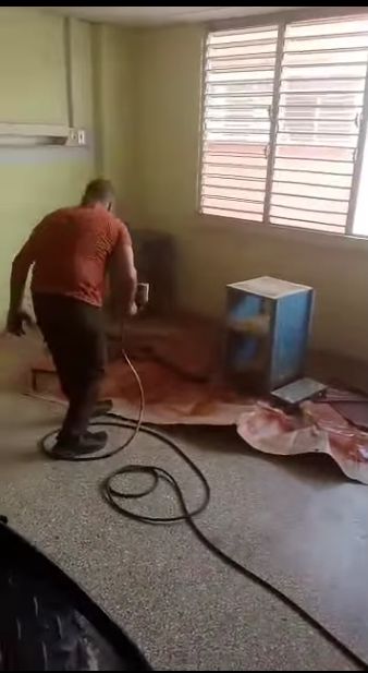 Imágenes publicadas en redes sociales testimonian un trabajo muy humano, solidario, muy bonito, que están haciendo artistas y grupos de creadores del Fondo Cubano de Bienes culturales en la Sala B de Cirugía del Hospital "Arnaldo  Milián Castro"