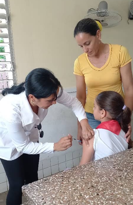 Avanza con éxito Campaña de Inmunización contra el VPH en Quemado de Güines