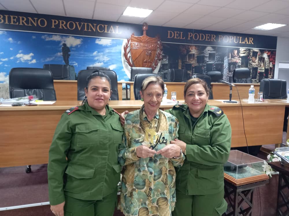 Elogian en Villa Clara a hombres y mujeres que representan al pueblo