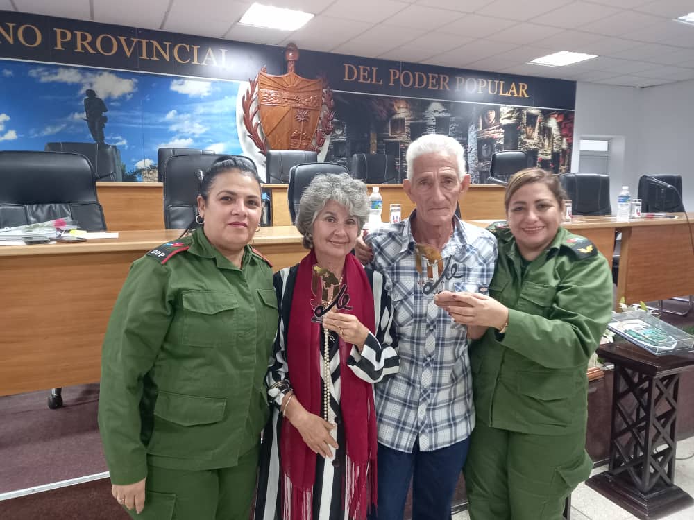 Elogian en Villa Clara a hombres y mujeres que representan al pueblo