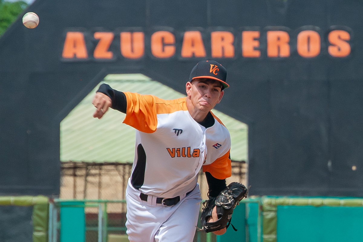Leopardos se despidieron del Coloso del Cerro con victoria
