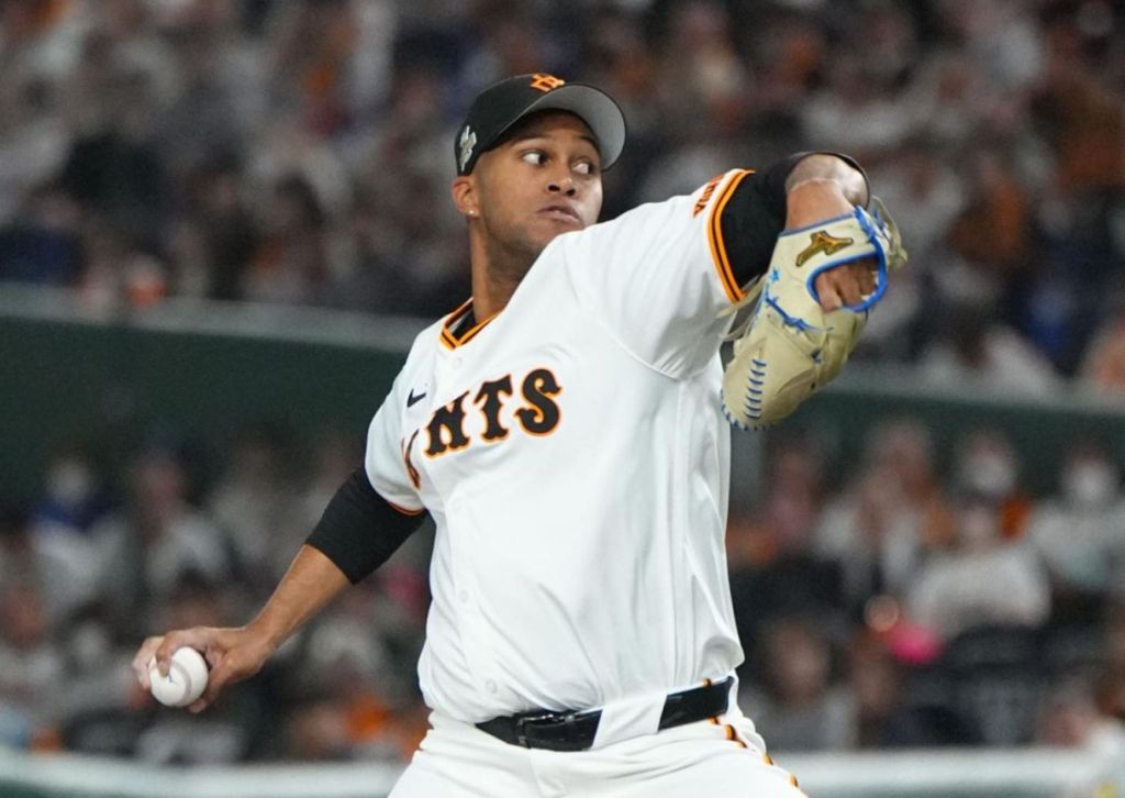 Moinelo y Raidel logran temporada histórica en el beisbol japonés