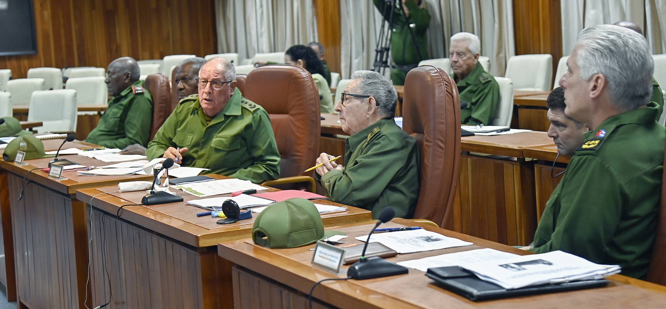 Efectuada reunión del Consejo de Defensa Nacional