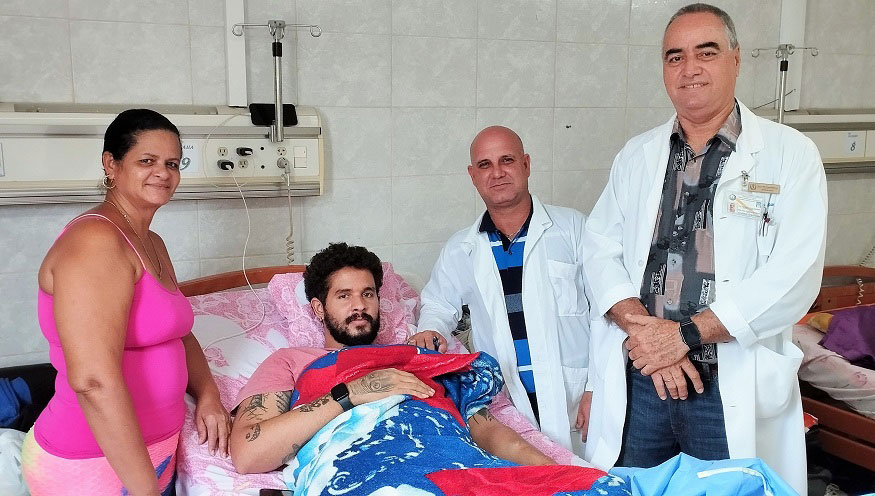 A un año del trasplante renal, el reencuentro de Jadier y su médico Yuniel
