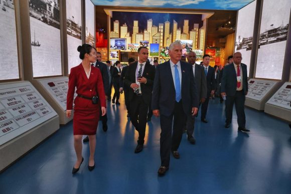 Díaz-Canel continúa visita oficial a China con recorrido por sitios de interés socioeconómico