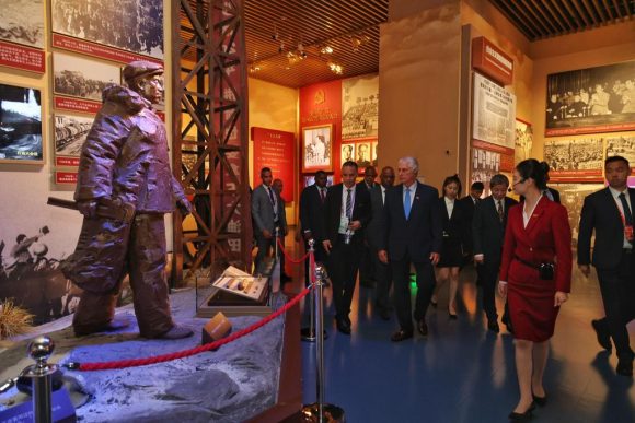 Díaz-Canel continúa visita oficial a China con recorrido por sitios de interés socioeconómico