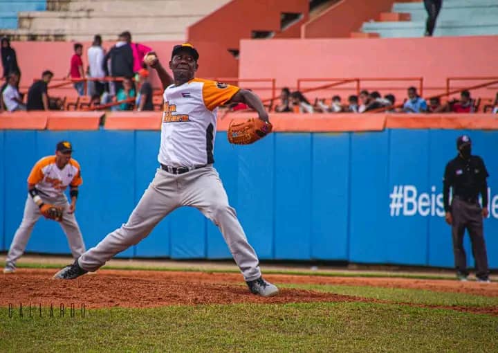 Logra Villa Clara la primera victoria en la 64 Serie Nacional de Béisbol