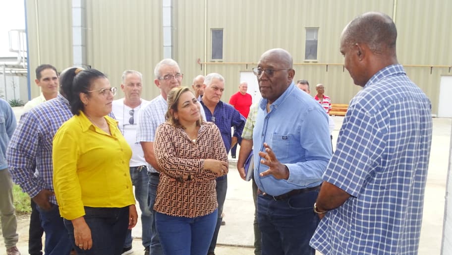 Constata Valdés Mesa labores de la terminación del Complejo Industrial LABIOFAM Villa Clara
