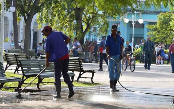 Empresa de Servicios Comunales en Villa Clara redobla esfuerzos en la limpieza de los municipios 