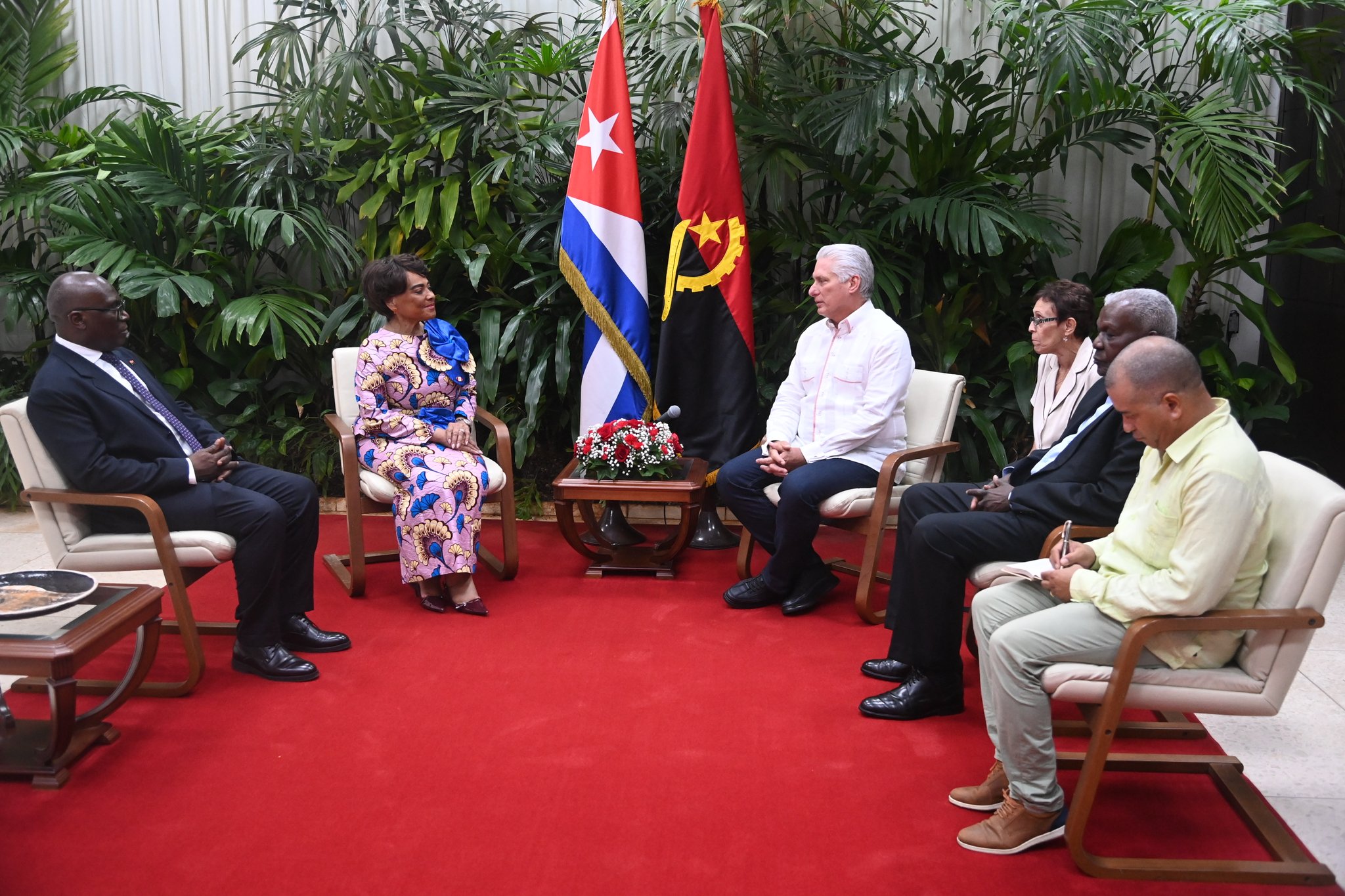 Díaz-Canel intercambia con presidenta de la Asamblea Nacional de Angola
