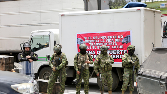 Presidente ecuatoriano decreta estado de excepción ante protestas por alza del diésel