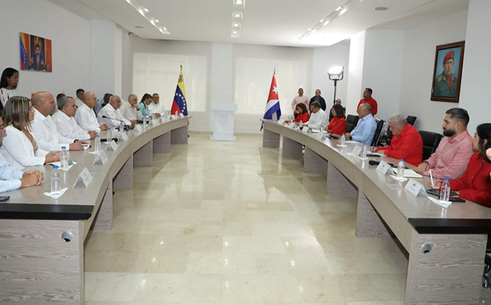 Cuba y Venezuela refuerzan su unidad política y revolucionaria