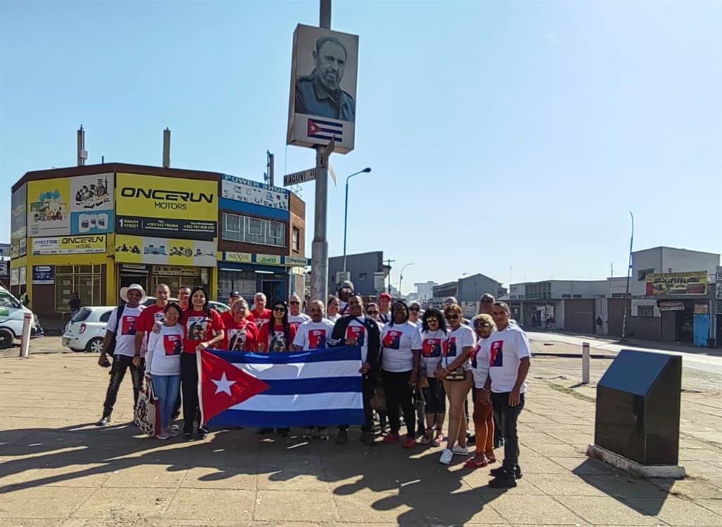 Homenaje 100 años con Fidel Castro desde Zimbabwe