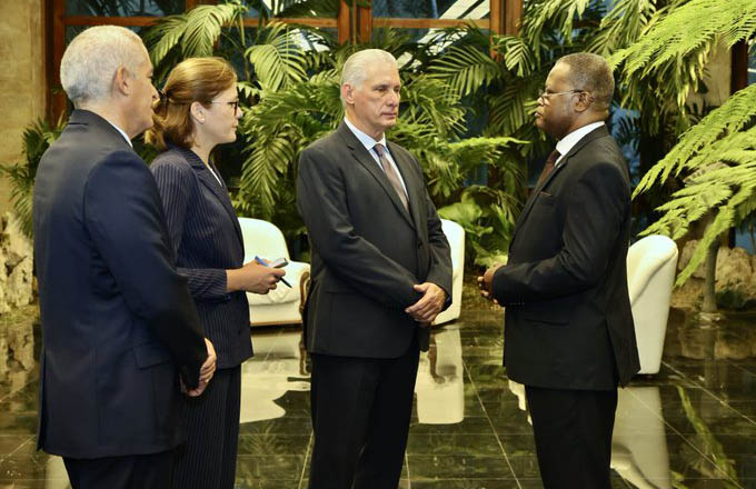 Recibió Díaz-Canel cartas credenciales de 10 nuevos embajadores