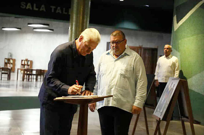 Firma presidente cubano declaración solidaria con Venezuela
