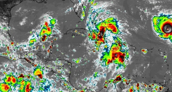 Depresión tropical mantuvo al oriente cubano bajo intensas lluvias durante la madrugada de este domingo
