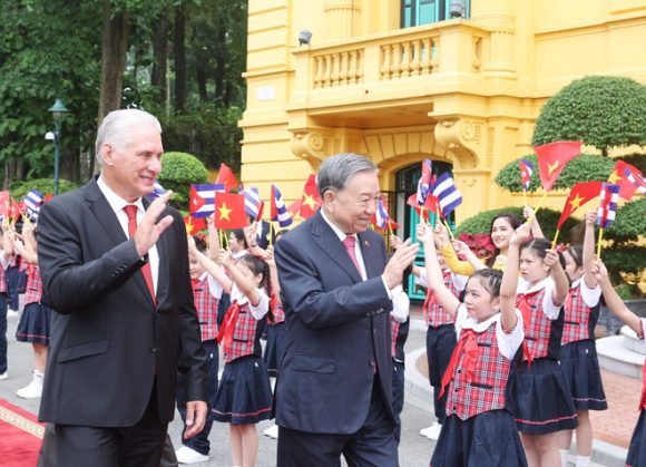 Máximo líder partidista de Vietnam preside ceremonia de bienvenida a Díaz-Canel