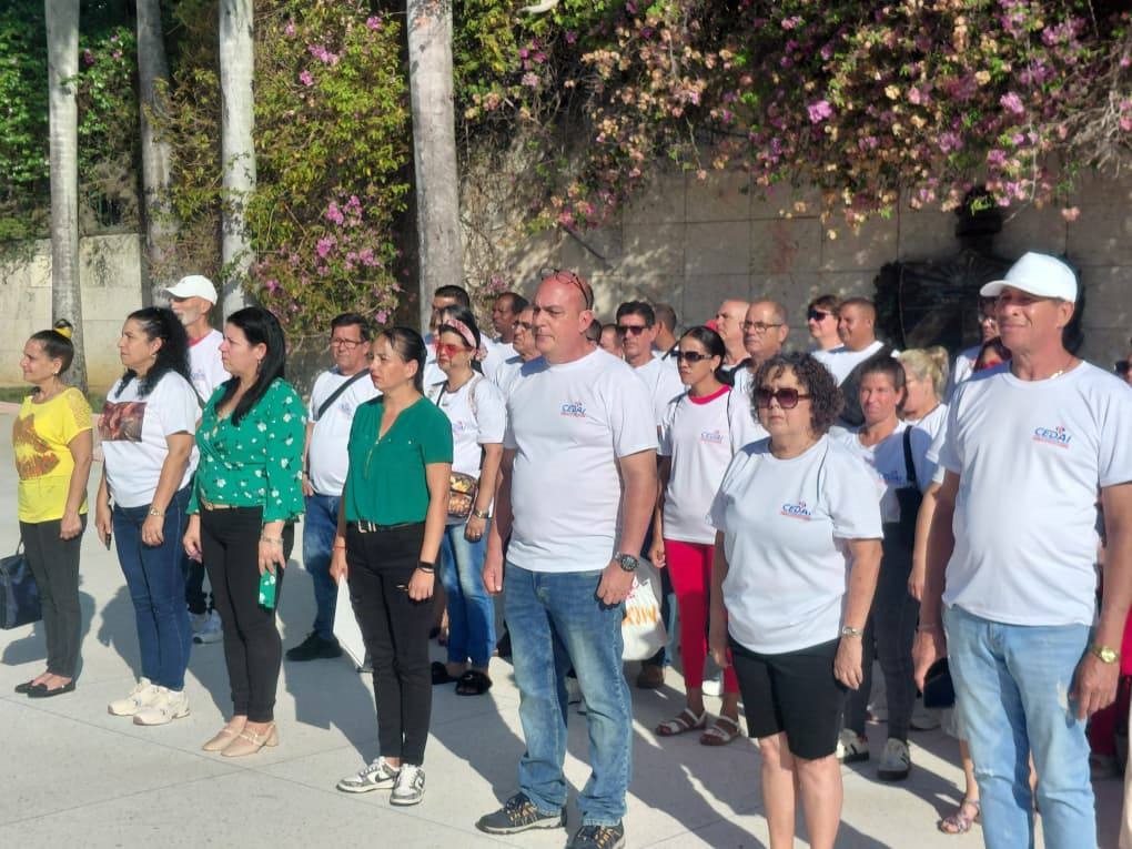 Cedai de Villa Clara recibe Bandera de Vanguardia Nacional