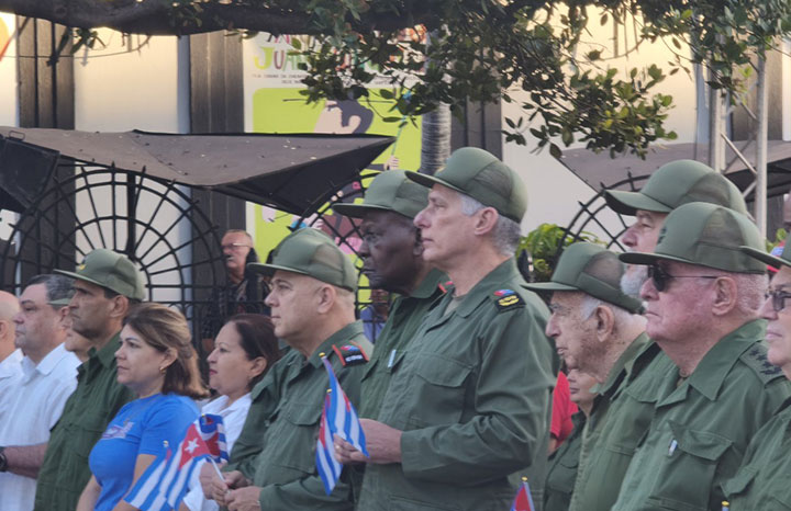 Conmemoran aniversario de la proclamación del carácter socialista de la Revolución