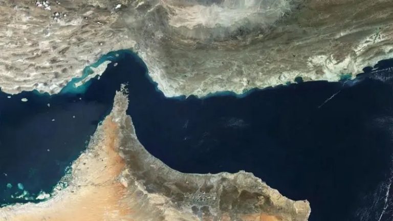 Irán anuncia nuevo cierre del estrecho de Ormuz por el accionar de EE.UU