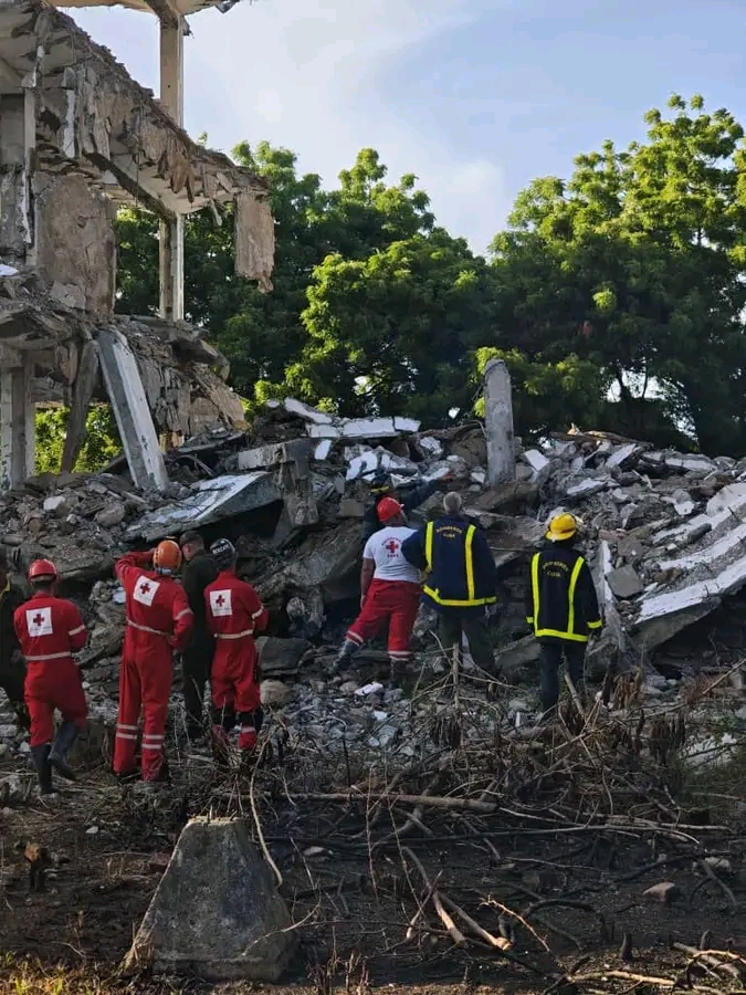 Labores de rescate en Remedios tras derrumbe de inmueble 