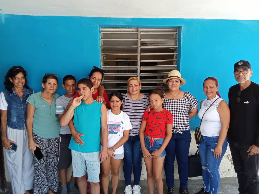 Máximas autoridades de Villa Clara visitan centros sociales en municipio de Santo Domingo