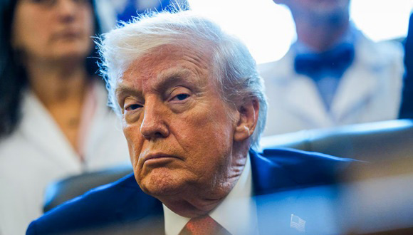 Trump amenaza con aranceles a países que rechacen sus pretensiones sobre Groenlandia