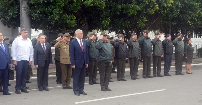 Ministro del Interior ruso rinde homenaje a los cubanos caídos en Venezuela