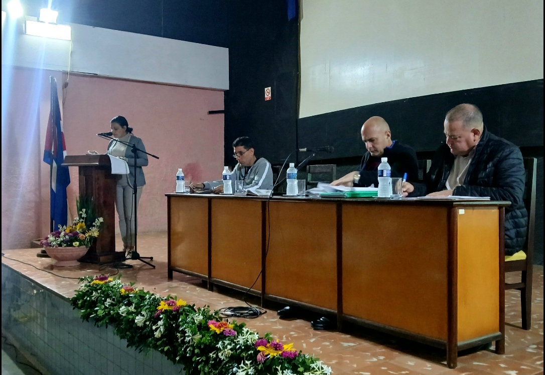 Sesiona pleno extraordinario del Comité Municipal del Partido en Quemado de Güines