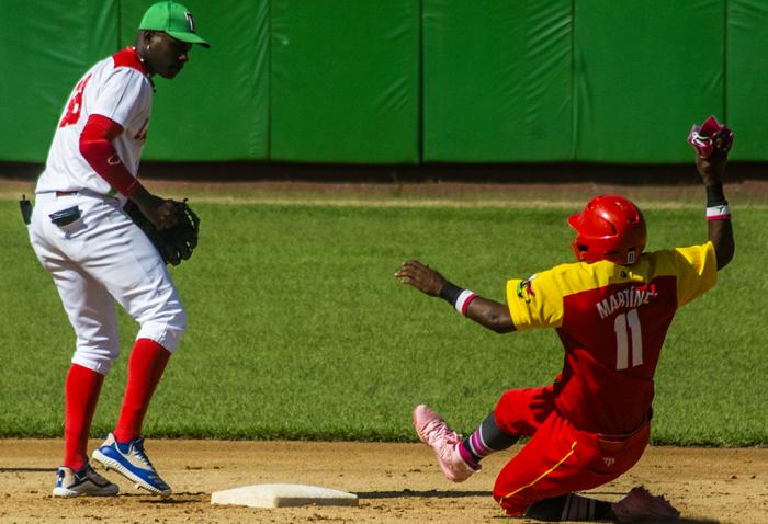 Las Tunas y Matanzas inician porfía por el título del béisbol cubano