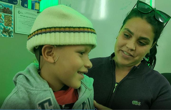 Beneficia Programa Cubano de Implantes Cocleares a cientos de personas