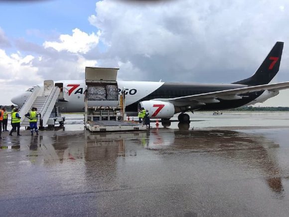 Llega a Cuba primer cargamento de los 100 millones de dólares en ayuda de EEUU