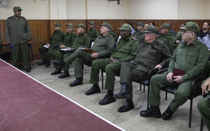 Díaz-Canel: La preparación para la defensa es tarea fundamental