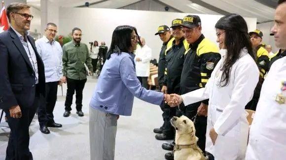 Regresó brigada cubana de rescatistas tras misión en Venezuela