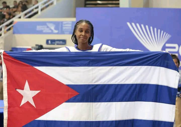 Arlettys Acosta, campeona centroamericana de taekwondo en Santo Domingo 2026
