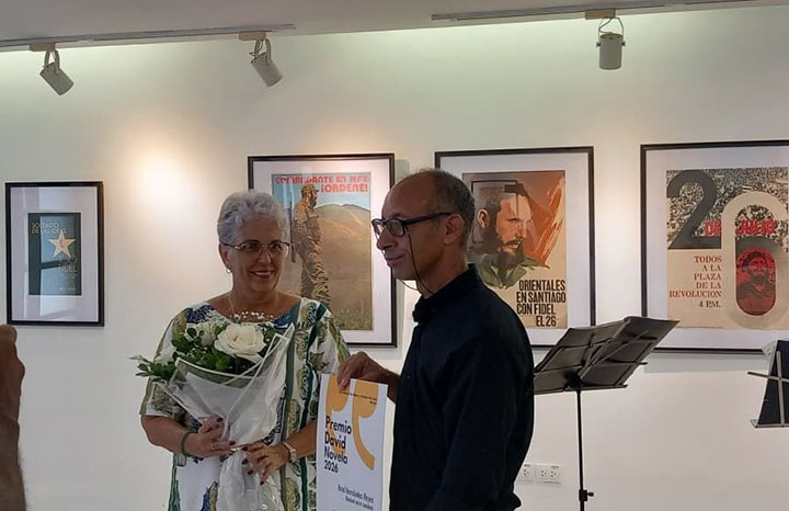 Premios David en novela, poesía y teatro reconocen a jóvenes autores