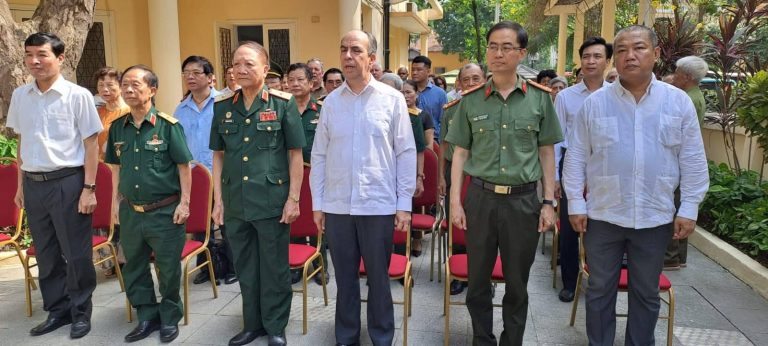 Desde Vietnam conmemoran 95 cumpleaños de Raúl Castro y denuncian campaña mediática