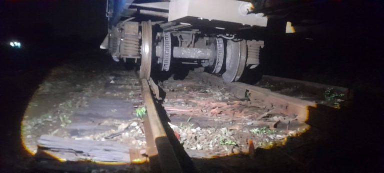 Restablecen tránsito en línea férrea tras descarrilamiento en tramo de la vía central en Las Tunas